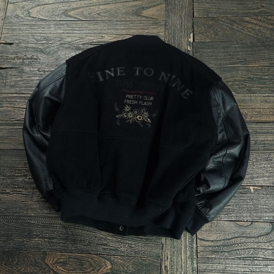 [빈티지] 자수 카우 레더 슬리브 모직 바시티 자켓 블랙 M18732 상품이미지1