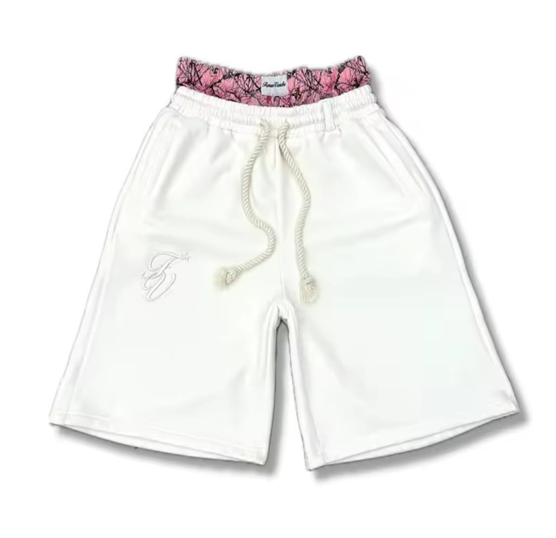 새깅 되어있는 반바지 상품이미지2