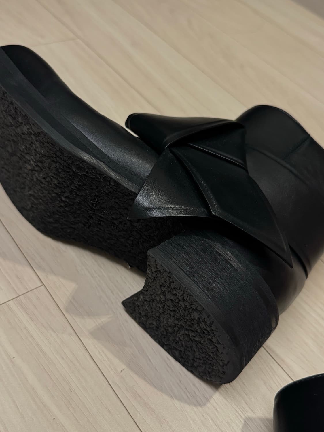 아크네 무수비 부츠 상품이미지6