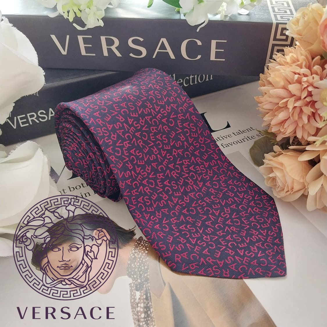 베르사체 실크 네이비&와인 이니셜 넥타이 8.2cm A+등급 K1639
 상품이미지1