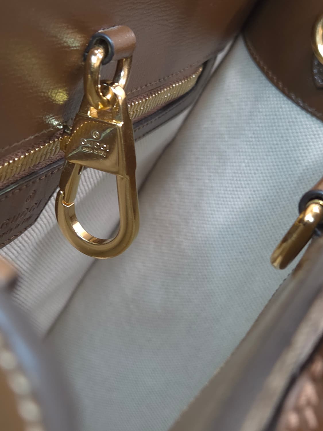 구찌 인터로킹 에보니 토트 숄더백 스몰 상품이미지7