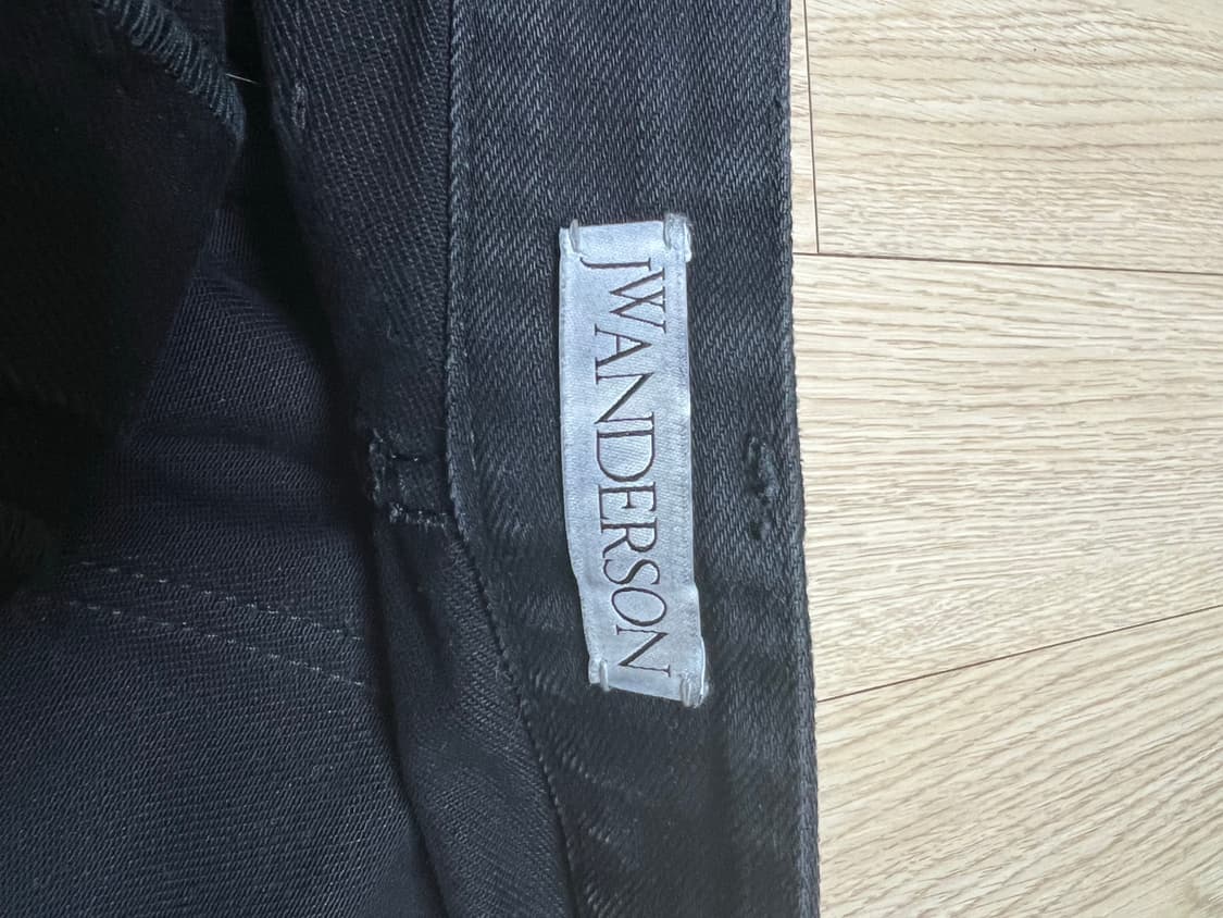 JW Anderson 블랙 팬츠 상품이미지3