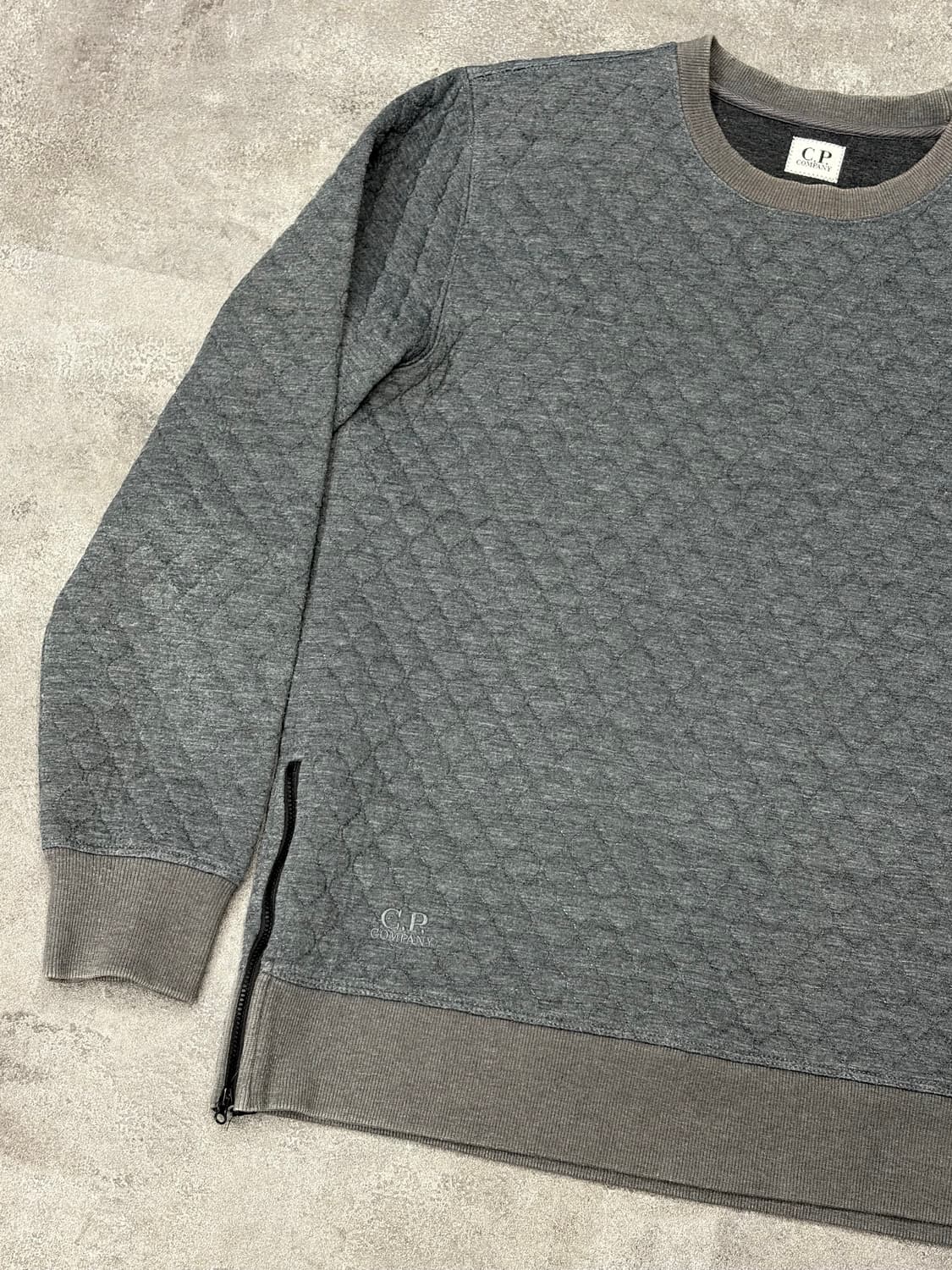 CP컴퍼니 렌즈 와플 맨투맨 그레이 상품이미지5