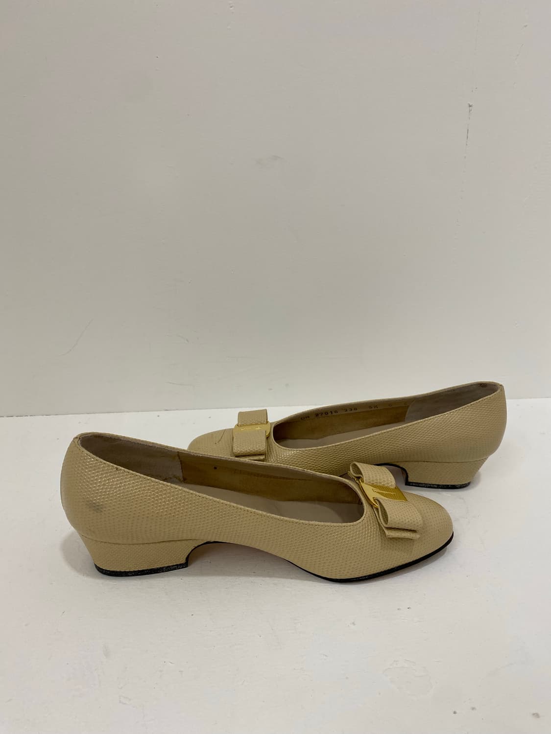 Ferragamo 베이지 리본 슈즈 상품이미지5