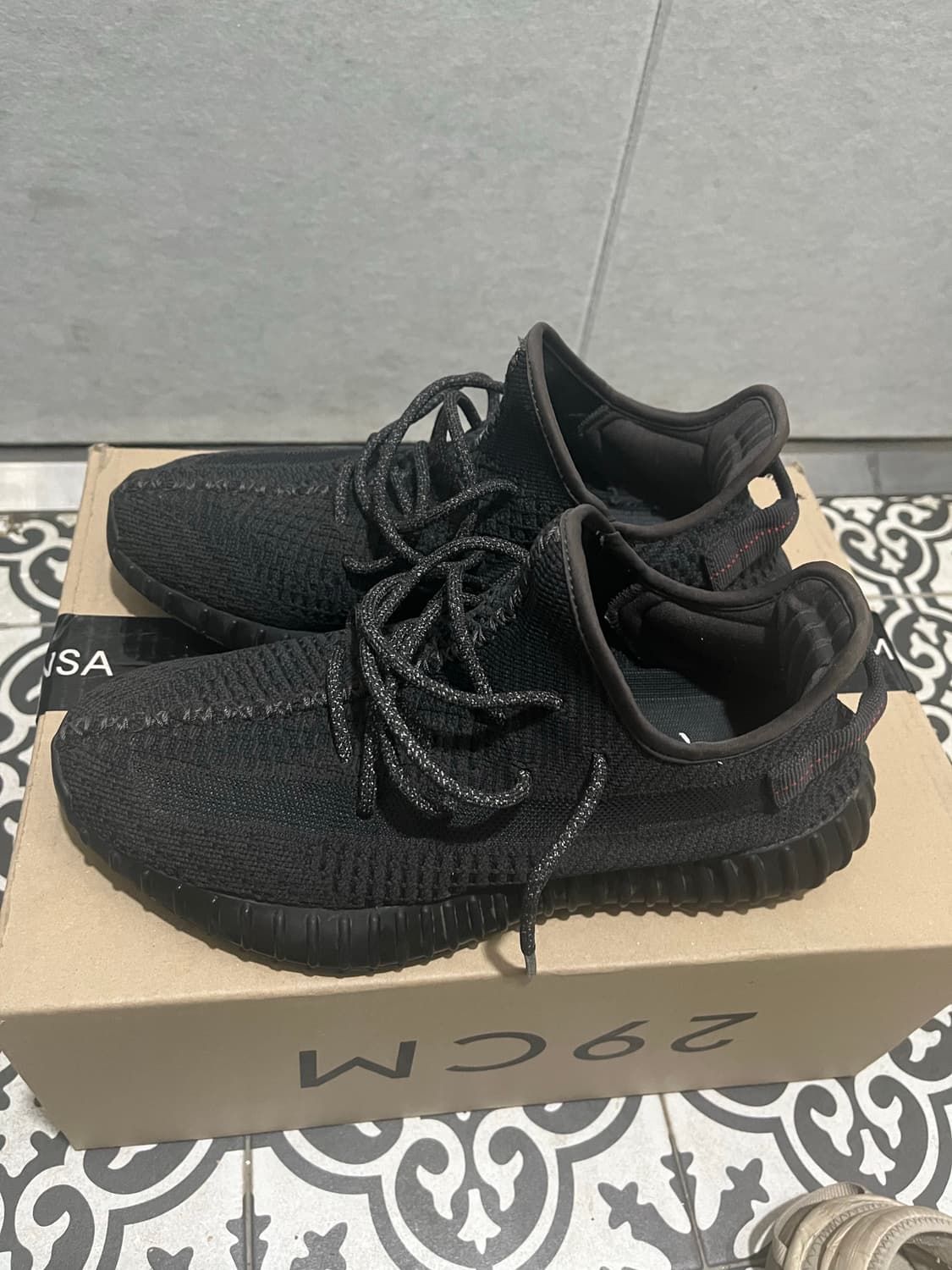 이지부스트 350 v2 논리플렉티브 상품이미지2