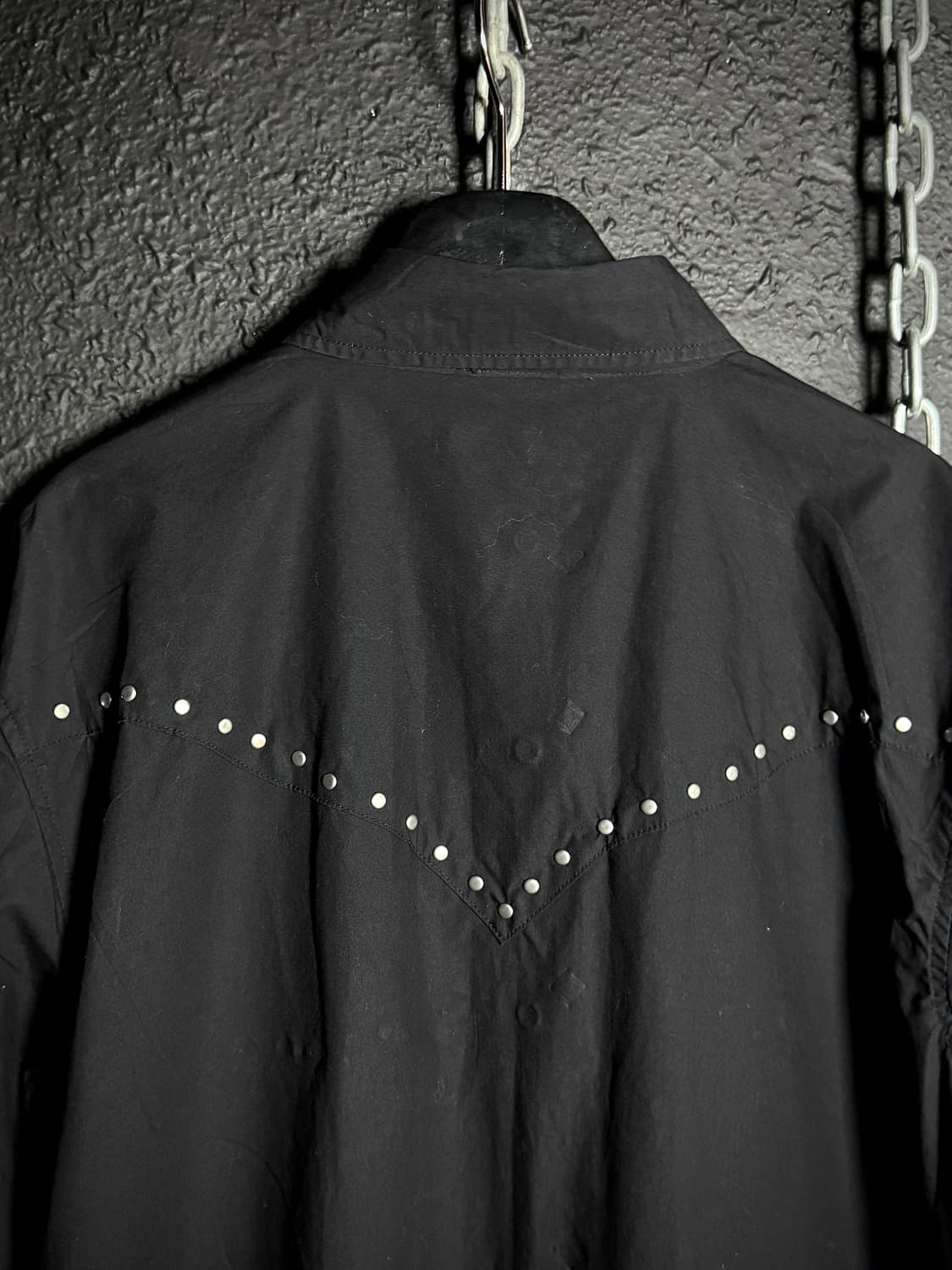 ΩMKΩΣ – Studded Black Western Shirt  블랙  상품이미지7