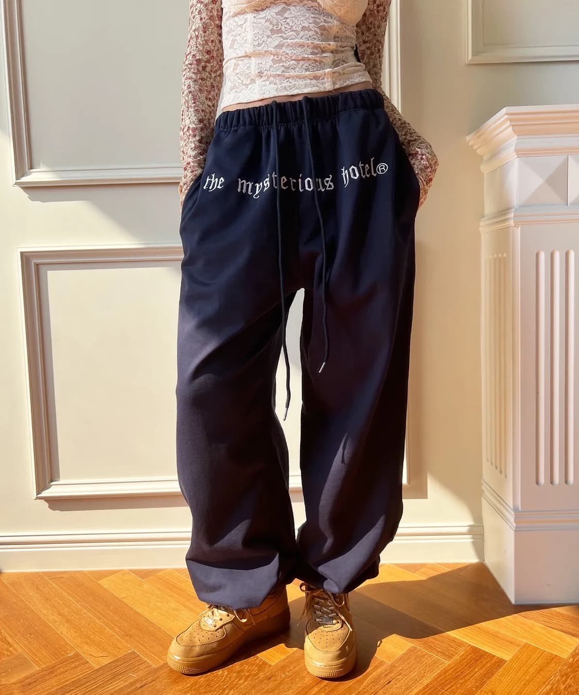 미스테리어스호텔 스웨트 팬츠 상품이미지1