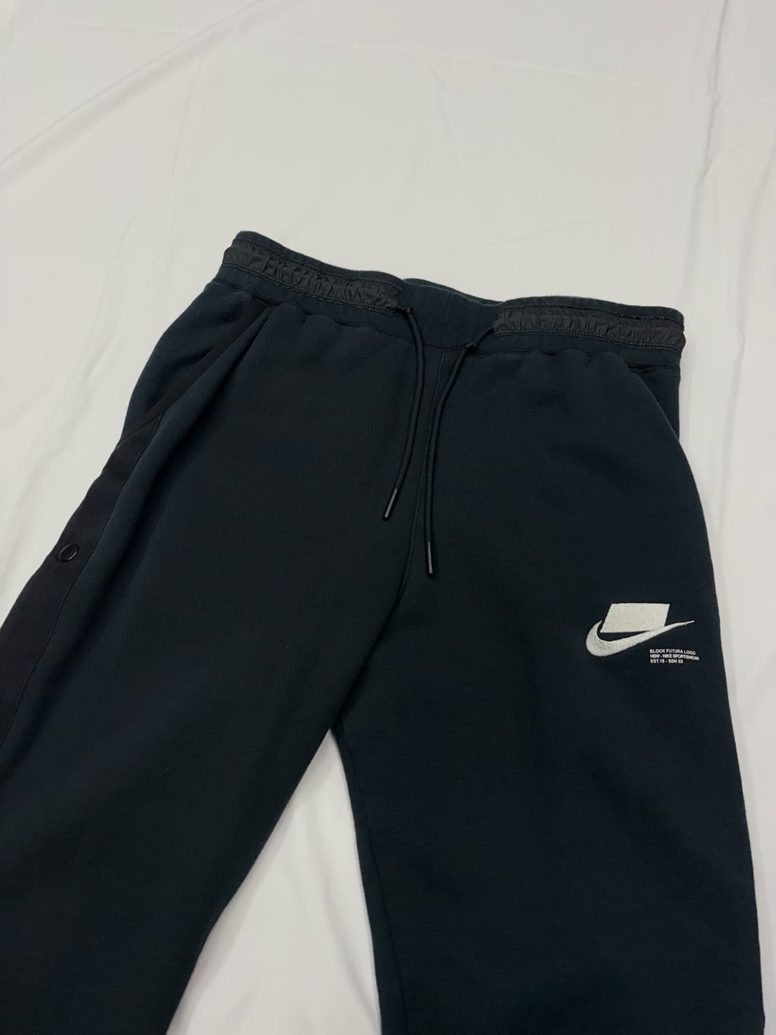 나이키 피그먼트 사이드버튼 블랭크로고 트레이닝 스웻팬츠 상품이미지2