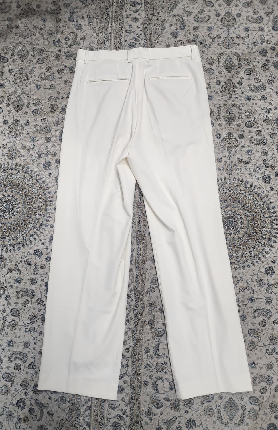 (새상품) 무탠다드 크림 쓰리턱 세미 벌룬 슬랙스 32 상품이미지2