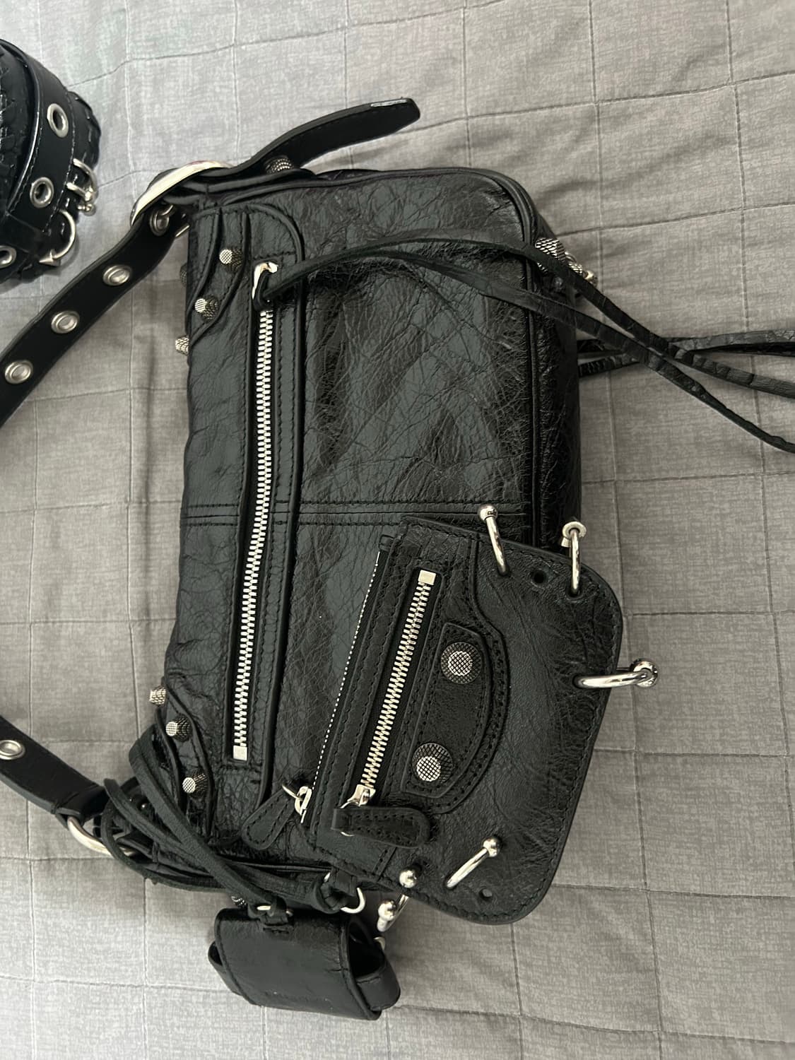 [XS] 발렌시아가 르카골 피어싱 플랩백 상품이미지7