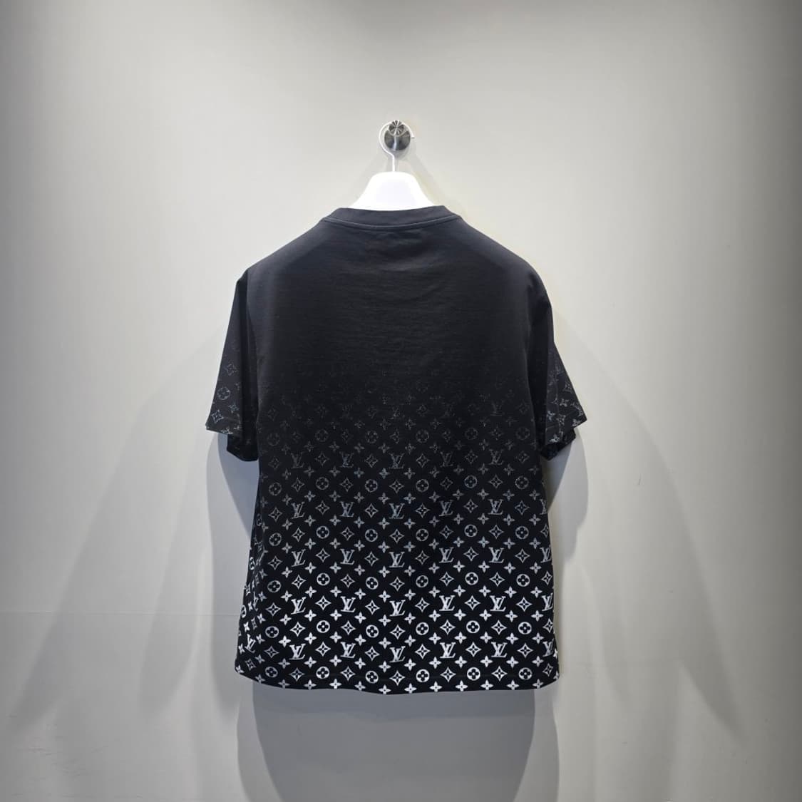 [중고/정품] 루이비통 모노그램 그래디언트 반팔 티셔츠 XL 상품이미지2