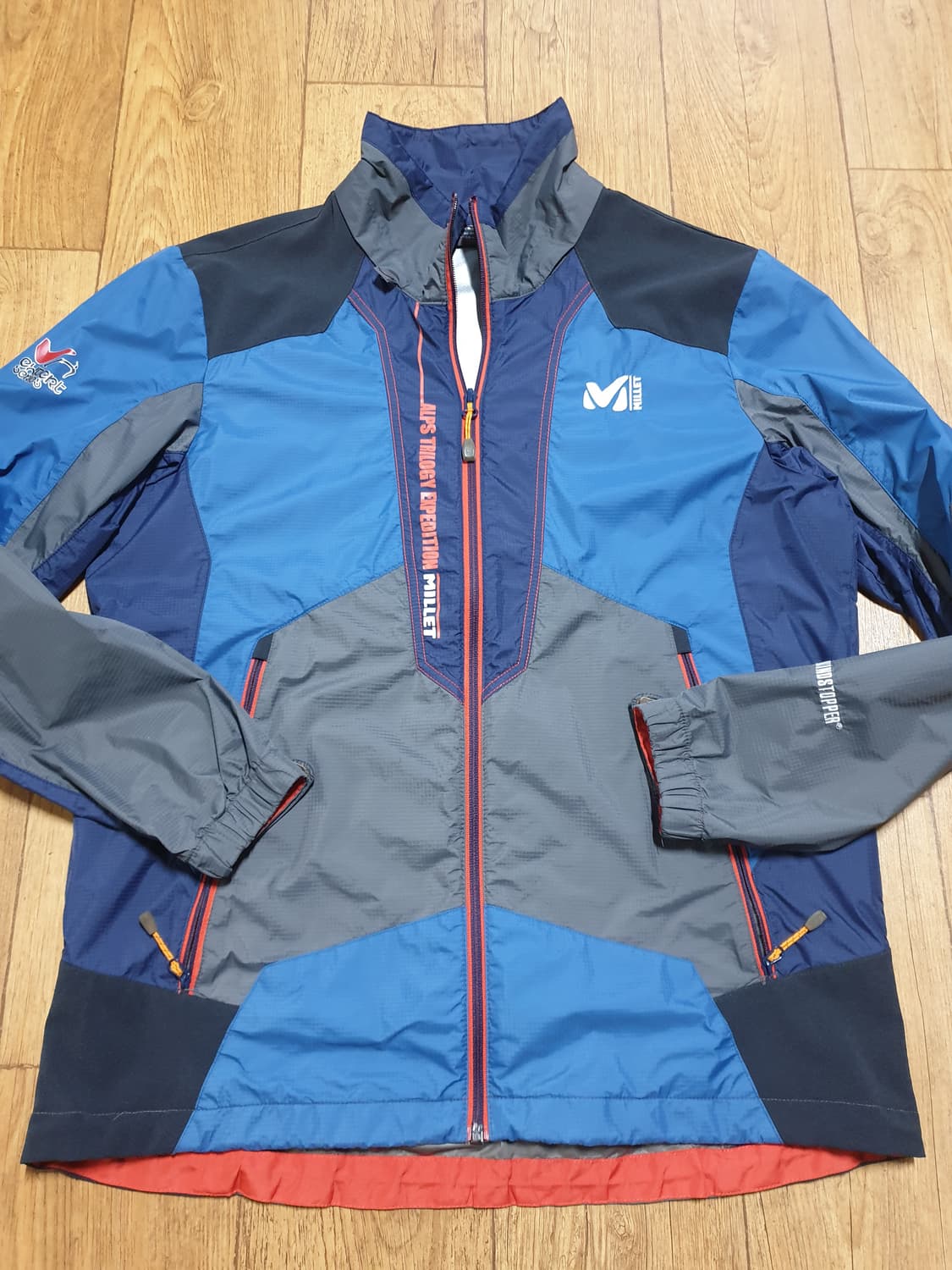 1105 밀레 아웃도어 바람막이 100 사이즈입니다 상품이미지2