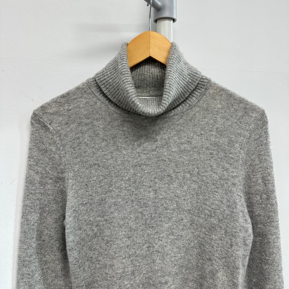 유니클로 캐시미어 터틀넥 니트 상품이미지2