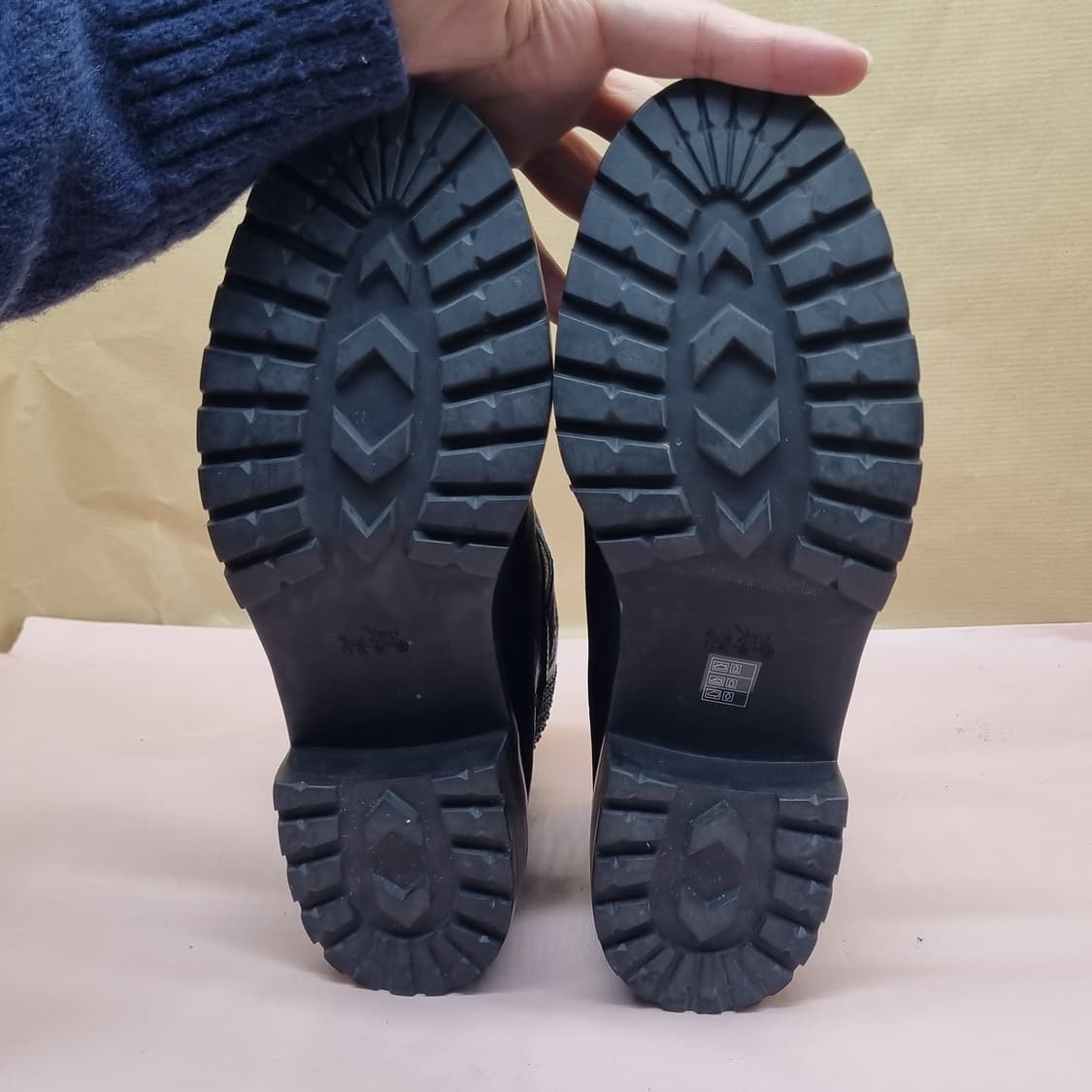 코치 게이트 스터드 여성가죽부츠235 굽5 상품이미지3