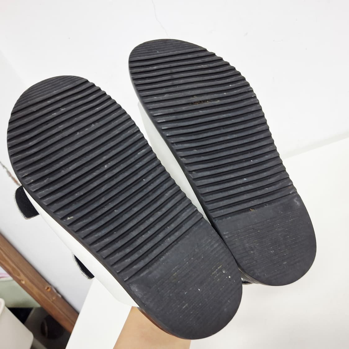 LTRT 레프트라이트 가죽 여성 샌들 235 상태좋음 상품이미지3