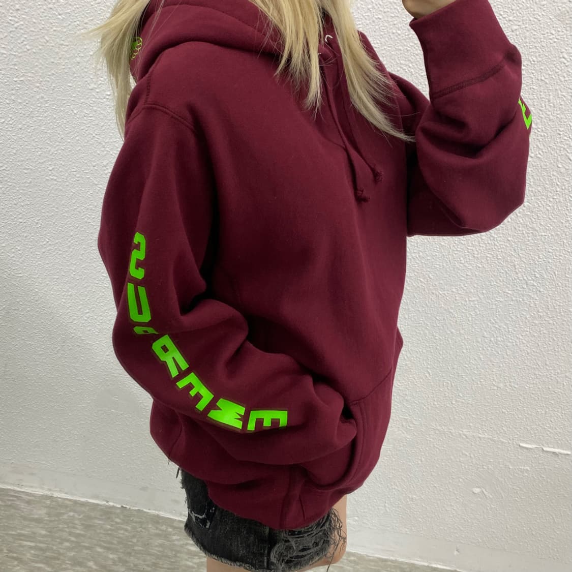 슈프림 X 안티히어로 16 SS 버건디 후드티 상품이미지2