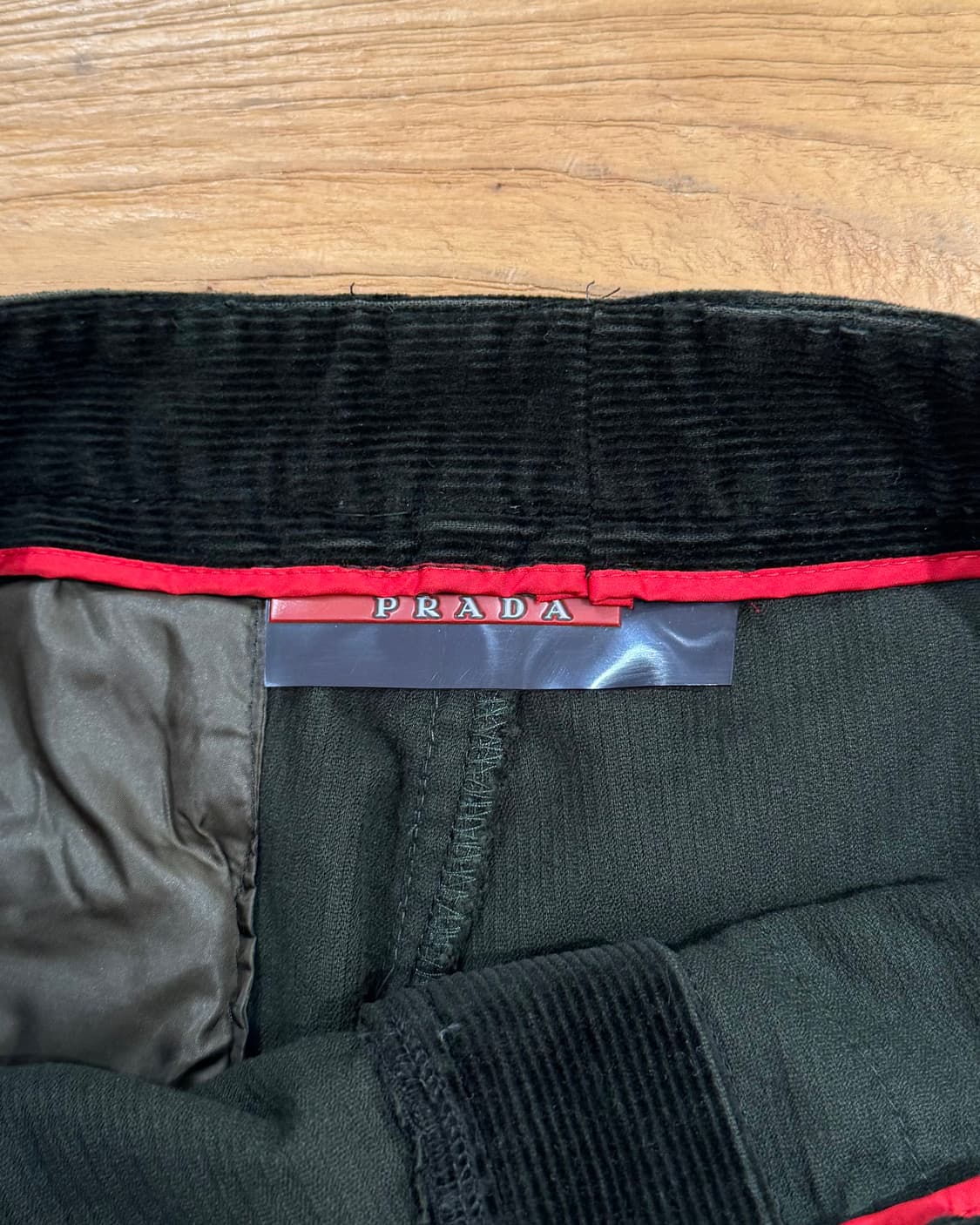 프라다 스포츠 카키 코듀로이 벨티드 숏팬츠 상품이미지7