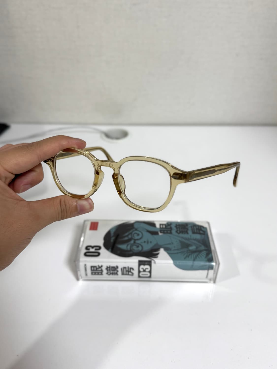 [최저가] 언커먼아이웨어 NES 샴페인 / 모스콧 램토쉬 상품이미지2