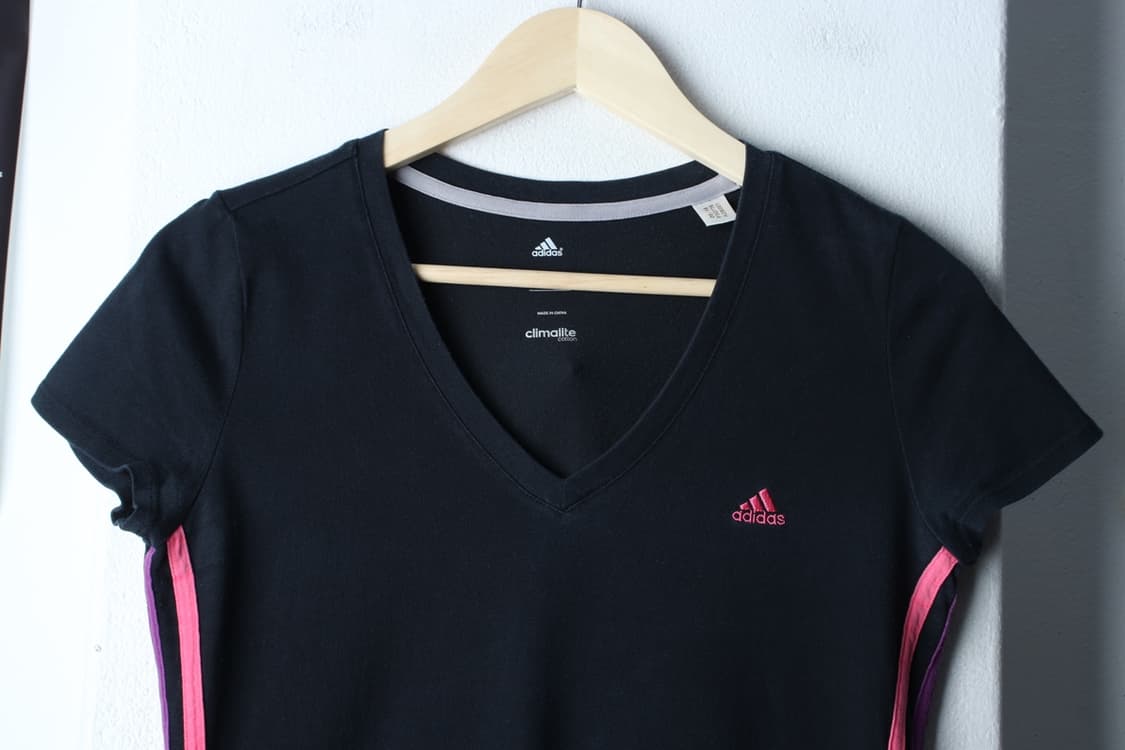 W(XL) 아디다스 반팔 티셔츠 브이넥 삼선 블랙 올드스쿨-H30418 상품이미지3