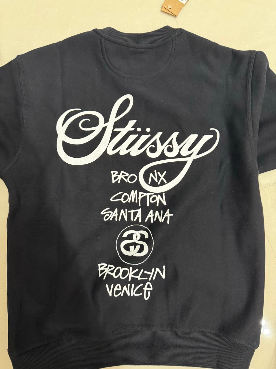 스투시 월드투어 맨투맨 정품 판매합니다 상품이미지1