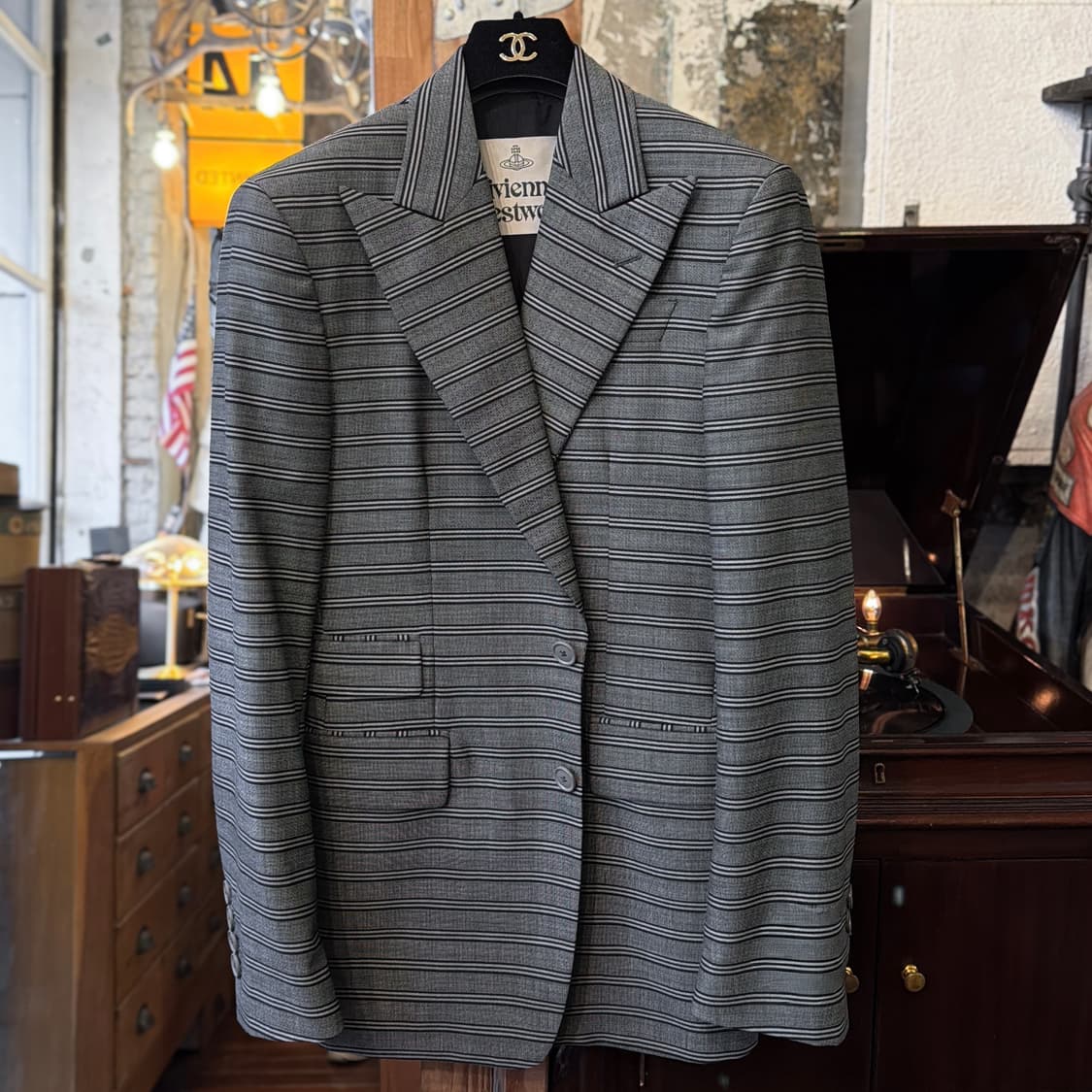 비비안웨스트우드 25AW 컬렉션 자켓 상품이미지2