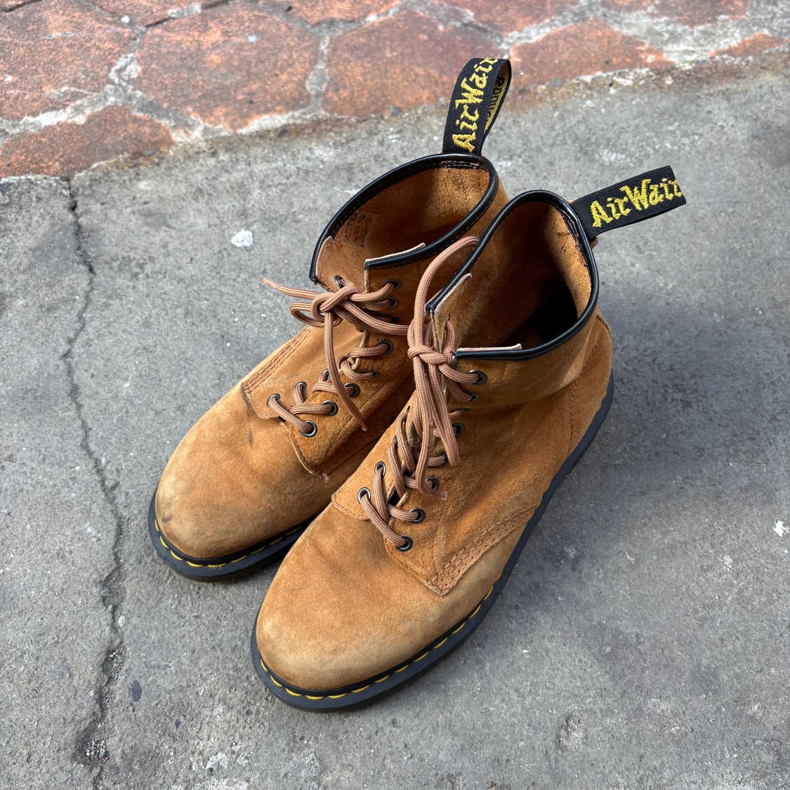 Dr. Martens 닥터마틴 스웨이드 워커 (270) 상품이미지1