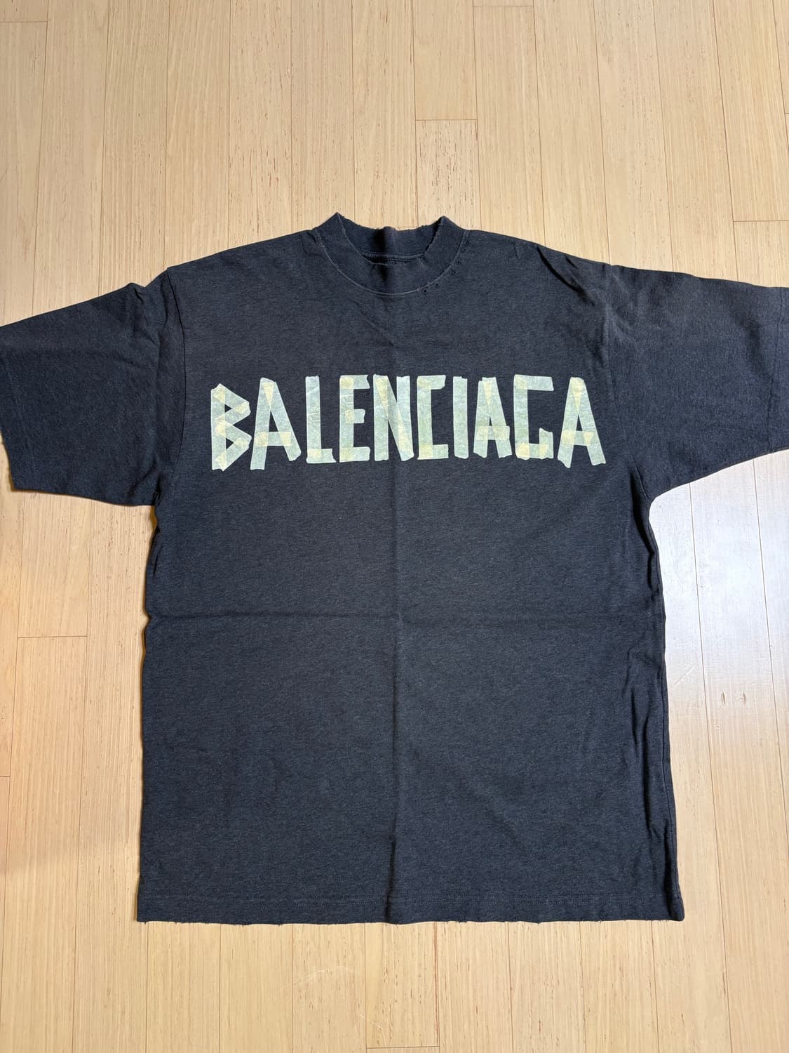 발렌시아가 테이프타입 오버핏 티셔츠 상품이미지5