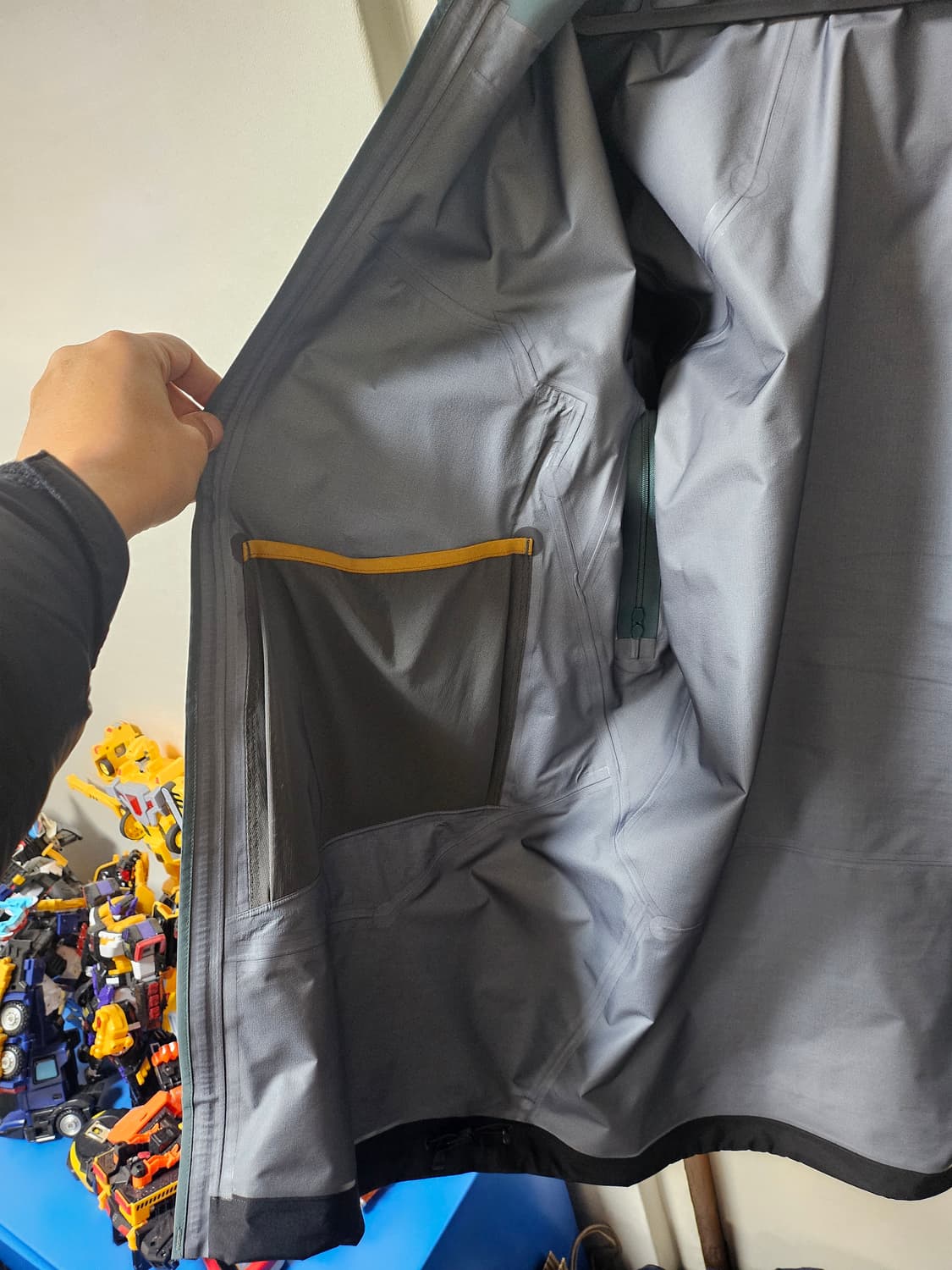 아크테릭스 고어텍스 Rush Jacket L 상품이미지6