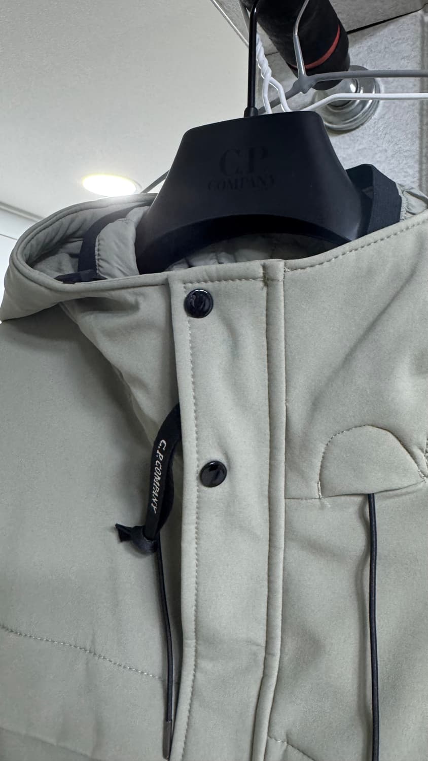 cp컴퍼니 렌즈 와펜 쉘 후드 자켓 상품이미지2