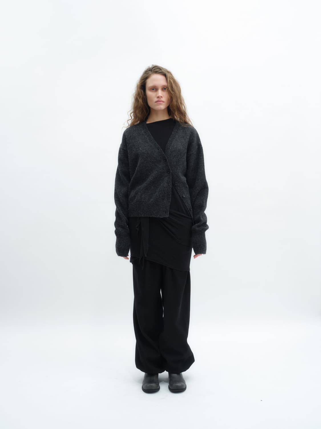 DIAGONAL SHAKE DOG CARDIGAN (CHARCOAL) 상품이미지2