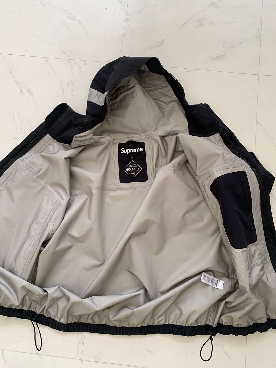 슈프림 고어텍스 바람막이 M 상품이미지4
