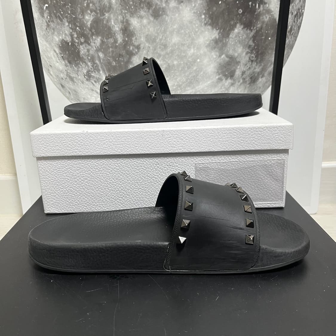 정품 43) 발렌티노 러버 락스터드 슬라이드 슬리퍼 275 상품이미지2