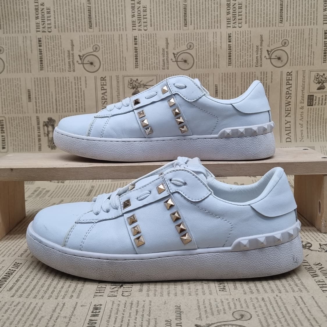 정품 발렌티노 락스터드언타이틀 운동화 250 상품이미지1