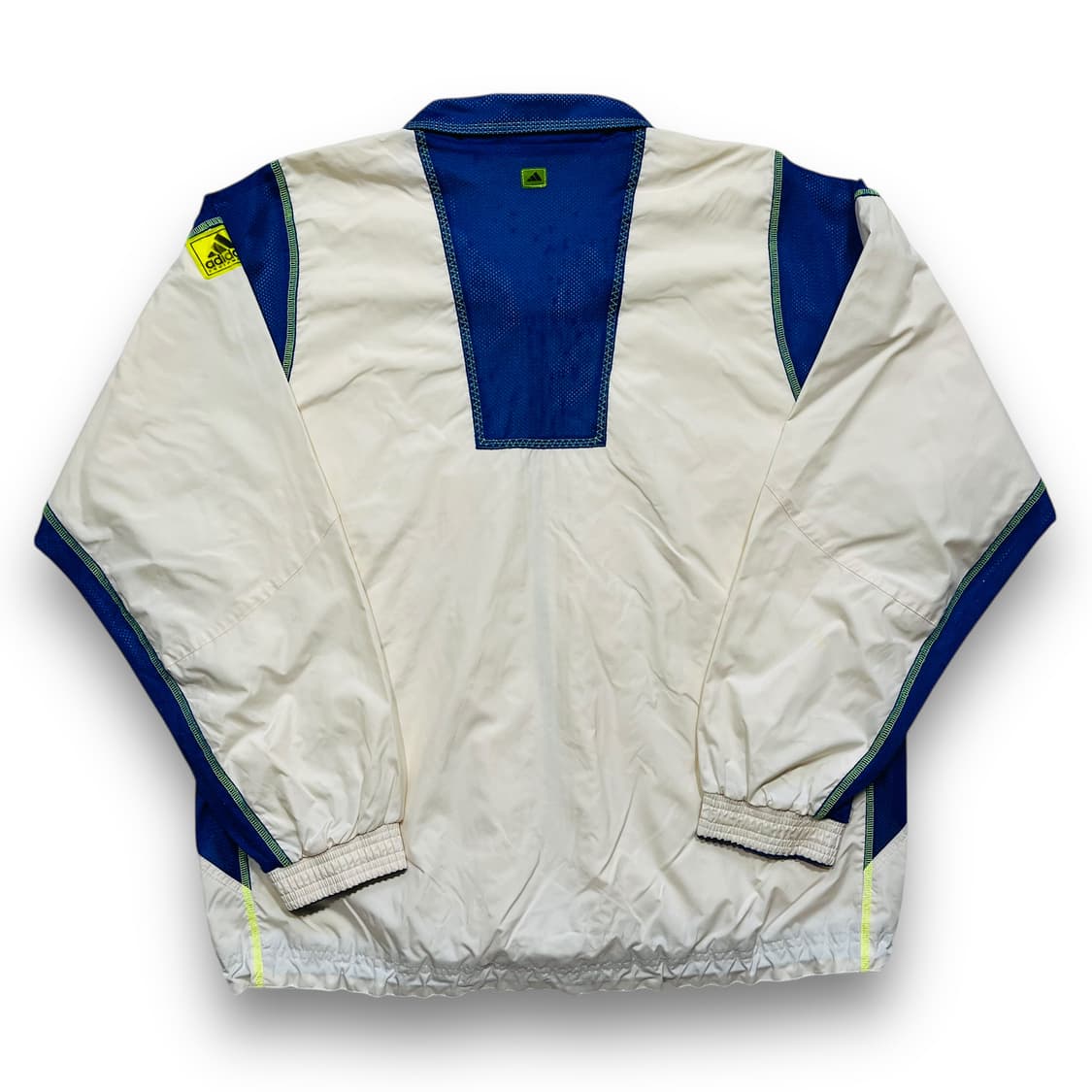 아디다스 90s 이큅먼트 오버 메쉬 디테일 윈드브레이커 상품이미지3