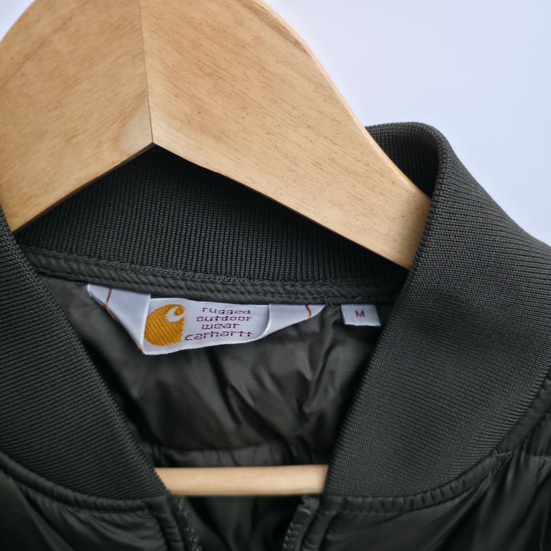 [M] 칼하트 WIP 브라이언트 경량 패딩 다크 올리브 상품이미지6