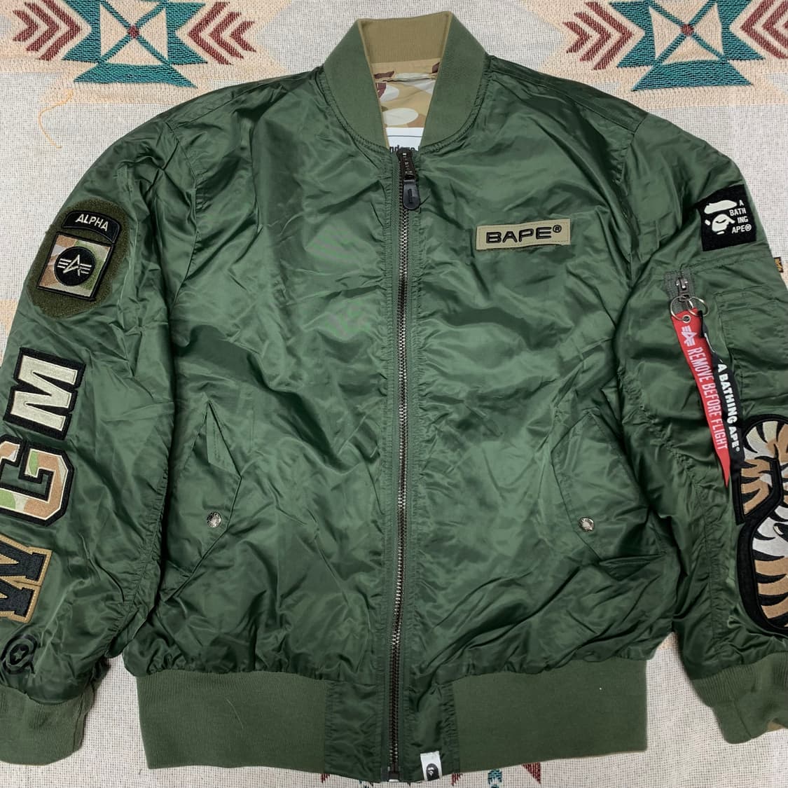 베이프 X 알파인더스트리 리버서블 MA-1 자켓 상품이미지2