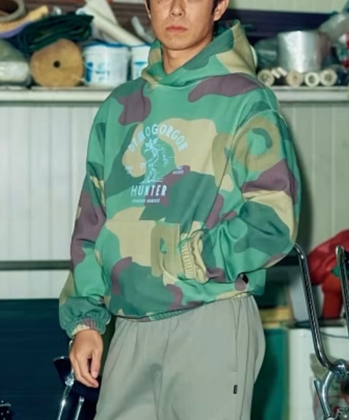 XL) 아이앱 스튜디오 x 기묘한 이야기 헌터 카모 후드 상품이미지1