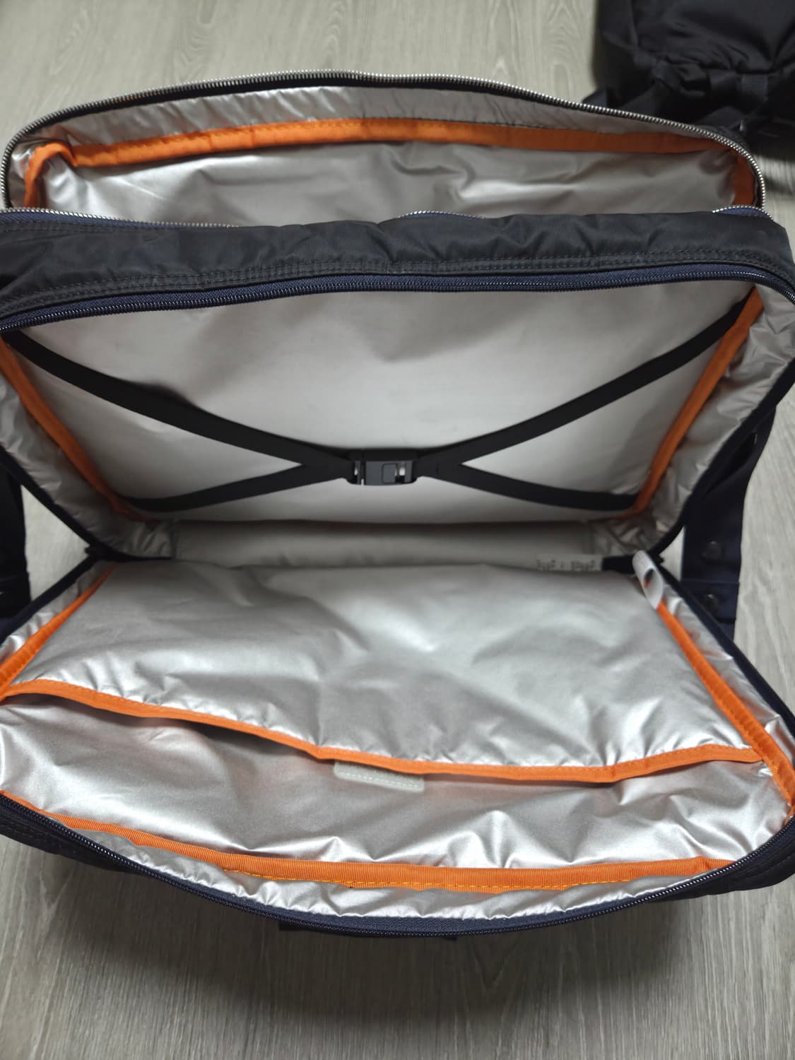 톤브릭 검정색 토트백 겸 숄더백 상품이미지3