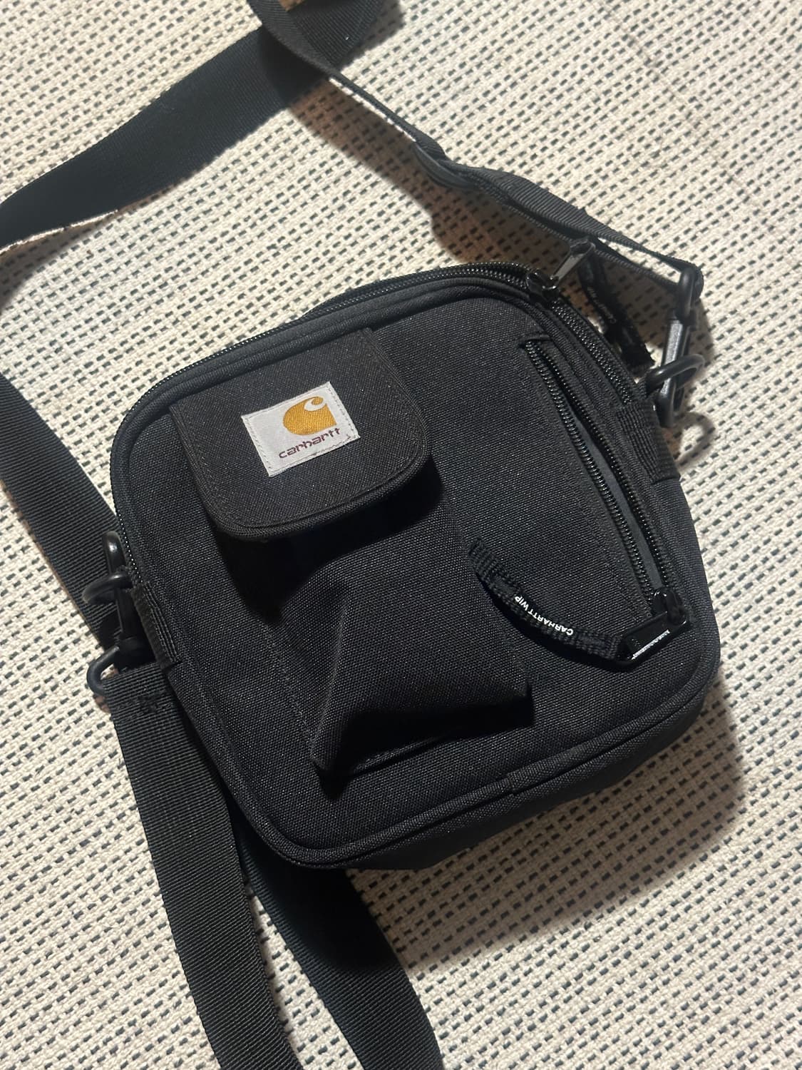 칼하트 윕 에센셜 크로스백 / Carhartt WIP essential 상품이미지1