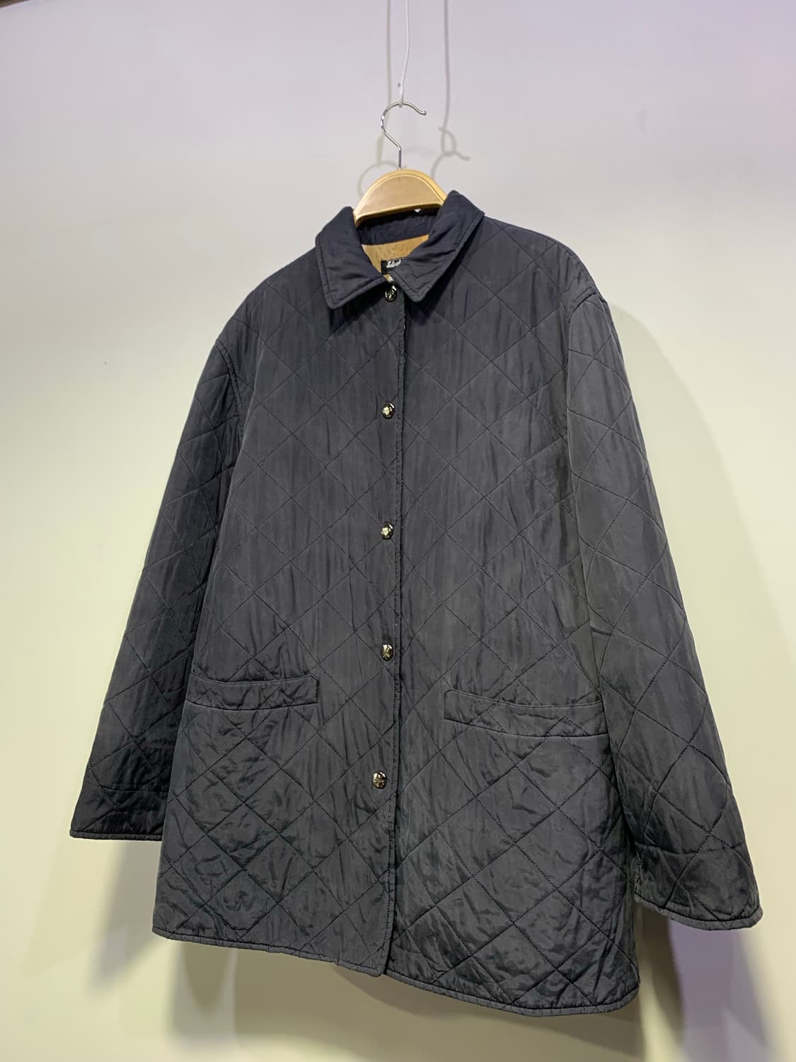 페레가모 퀄팅자켓 판매합니다 상품이미지2