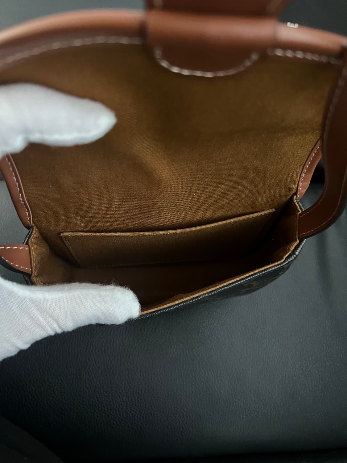 셀린느 트리옹프 미니 베사체 상품이미지7