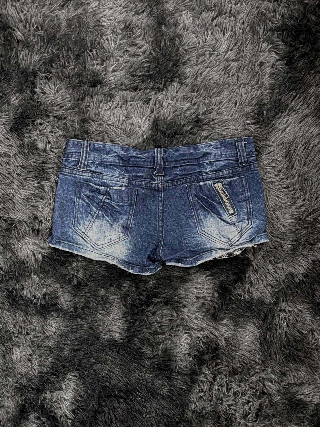 히든 스컬 지퍼디테일 중청 워싱 데님 숏팬츠 상품이미지2