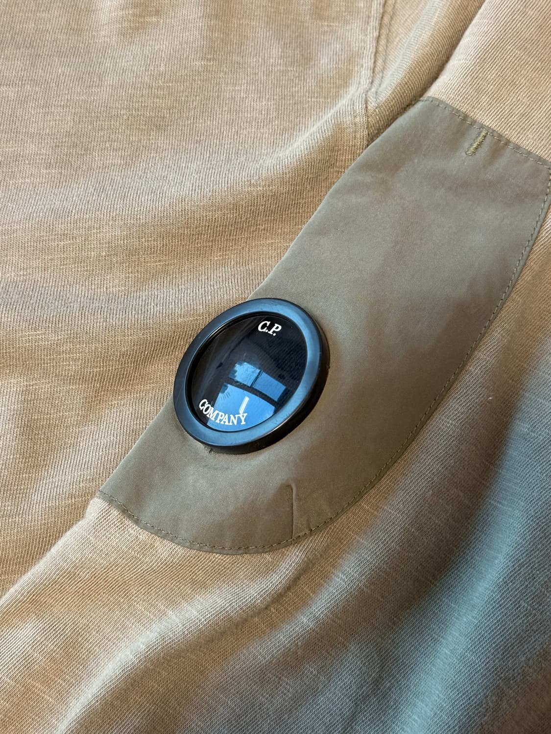 CP컴퍼니 렌즈 맨투맨 상품이미지2