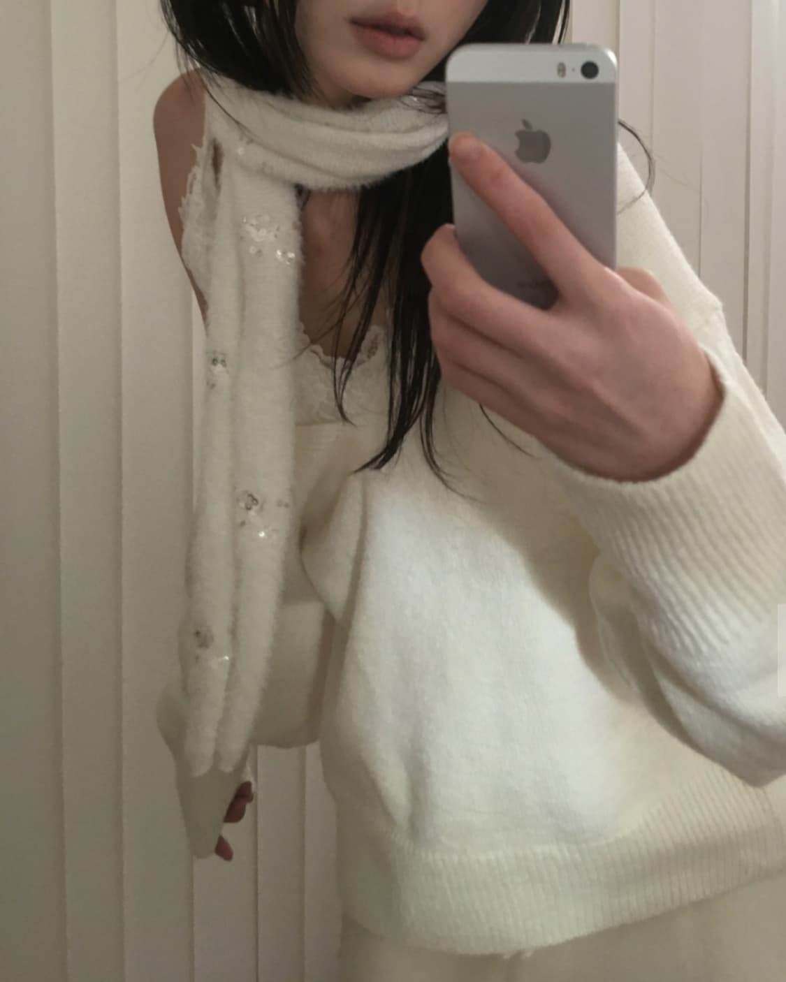 원가 22000원 큐빅 머플러 새 것 상품이미지3