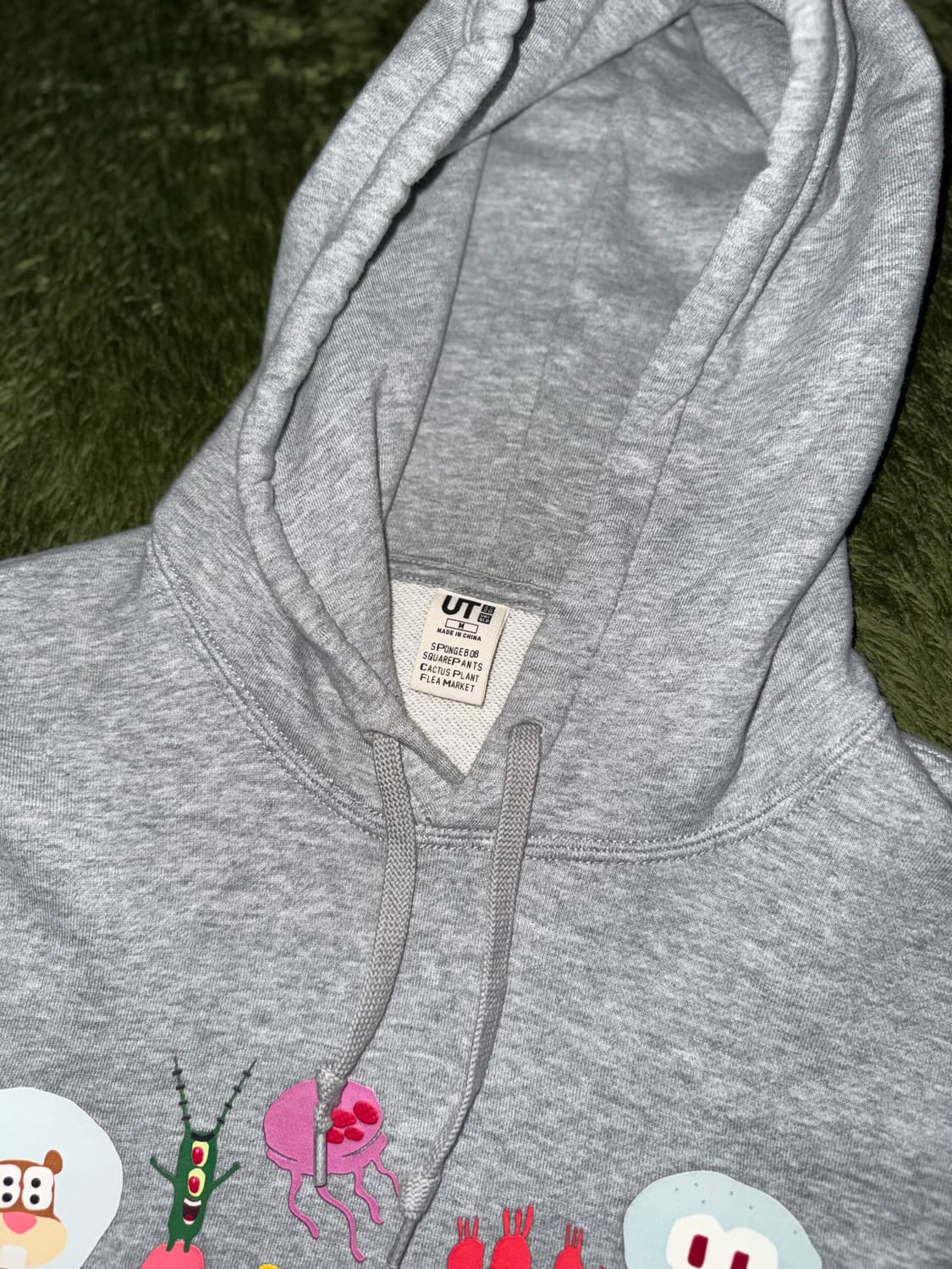 [M] 유니클로 X CPFM X 스폰지밥 콜라보 후드티 그레이 상품이미지3