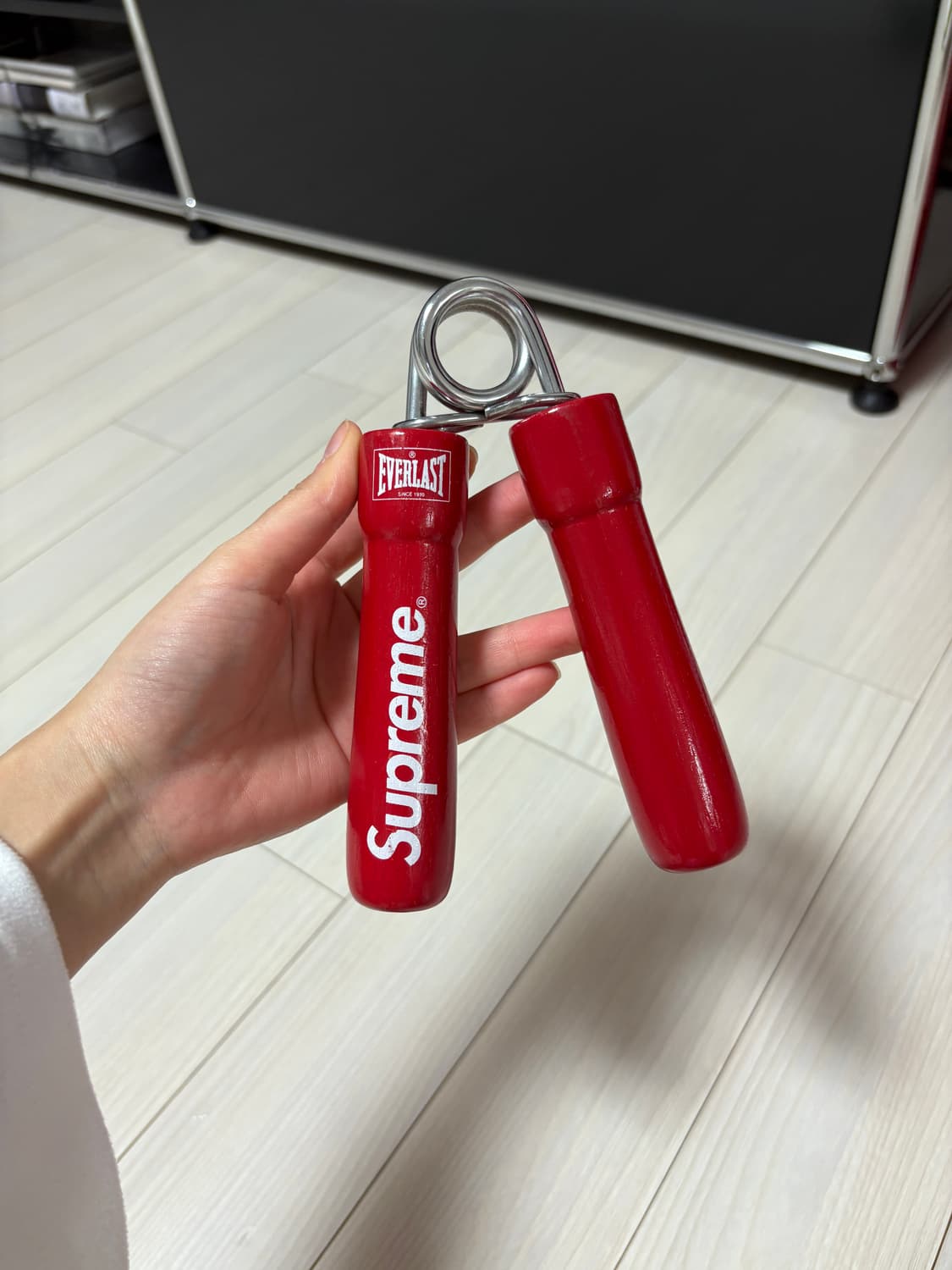 슈프림 14fw everlast 핸드그립 악력기 레드 상품이미지3