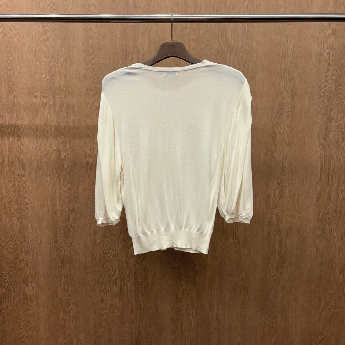 드리스 반 노튼 라운드넥 긴팔 니트 밑단 시보리 퍼프 디테일 아이보리 상품이미지3