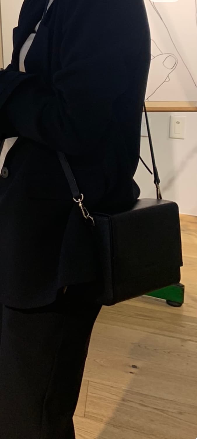 오야니 스퀘어 박스 크로스백 상품이미지1