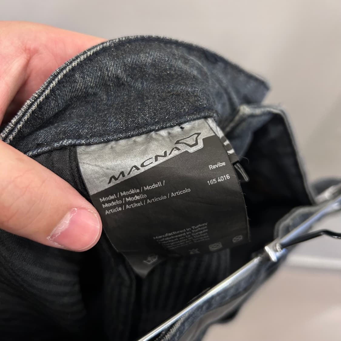 MACNA 패드 내장 흑청 데님 바이커팬츠 상품이미지4