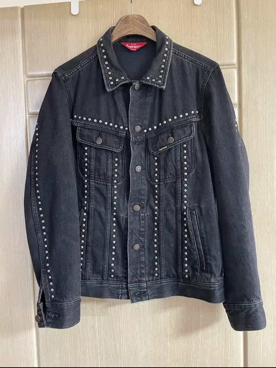 슈프림 17SS 스터드 데님트러커 자켓 s사이즈 상품이미지1